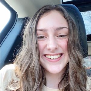 Meet your Posher, Brooke